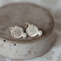 The secret of Morocco - tiny stud earrings with freshwater pearls - MOROCCO collection - designer jewelry