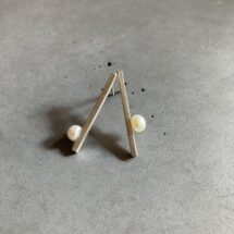 Strip and pearl - stud earrings with freshwater pearls - designer jewelry
