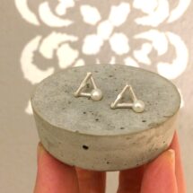 Triangle and pearl - stud silver earrings - geometric silver jewelry