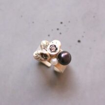 Bouquet of roses with pearls - silver ring with black and white pearls - made to order