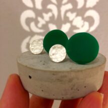 Green Geometric – silver stud earrings with plexiglass – modern jewelry