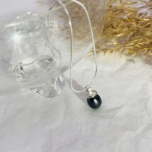 A Little Pearl – black freshwater pearl necklace with silver pendant and chain