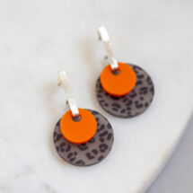 MIX IT – Sterling Silver Earrings with Interchangeable Orange and Ocelot Patterned Plexi Elements – Designer Jewelry – DOLCE VITA Collection